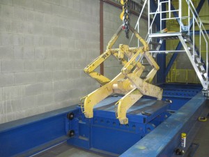 Testing of a grab type lifter.
