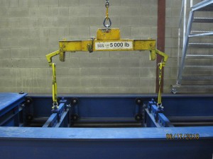 Lifting beam with special side tonges.